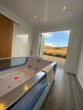 Highland Stays - Ben View Room & Jacuzzi Bath Fort William